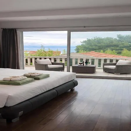 Luxury Garden 50m From The