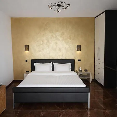 Luxury Garden 50m From The