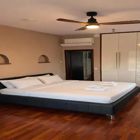 Luxury Garden 50m From The Дом отдыха Сутиван